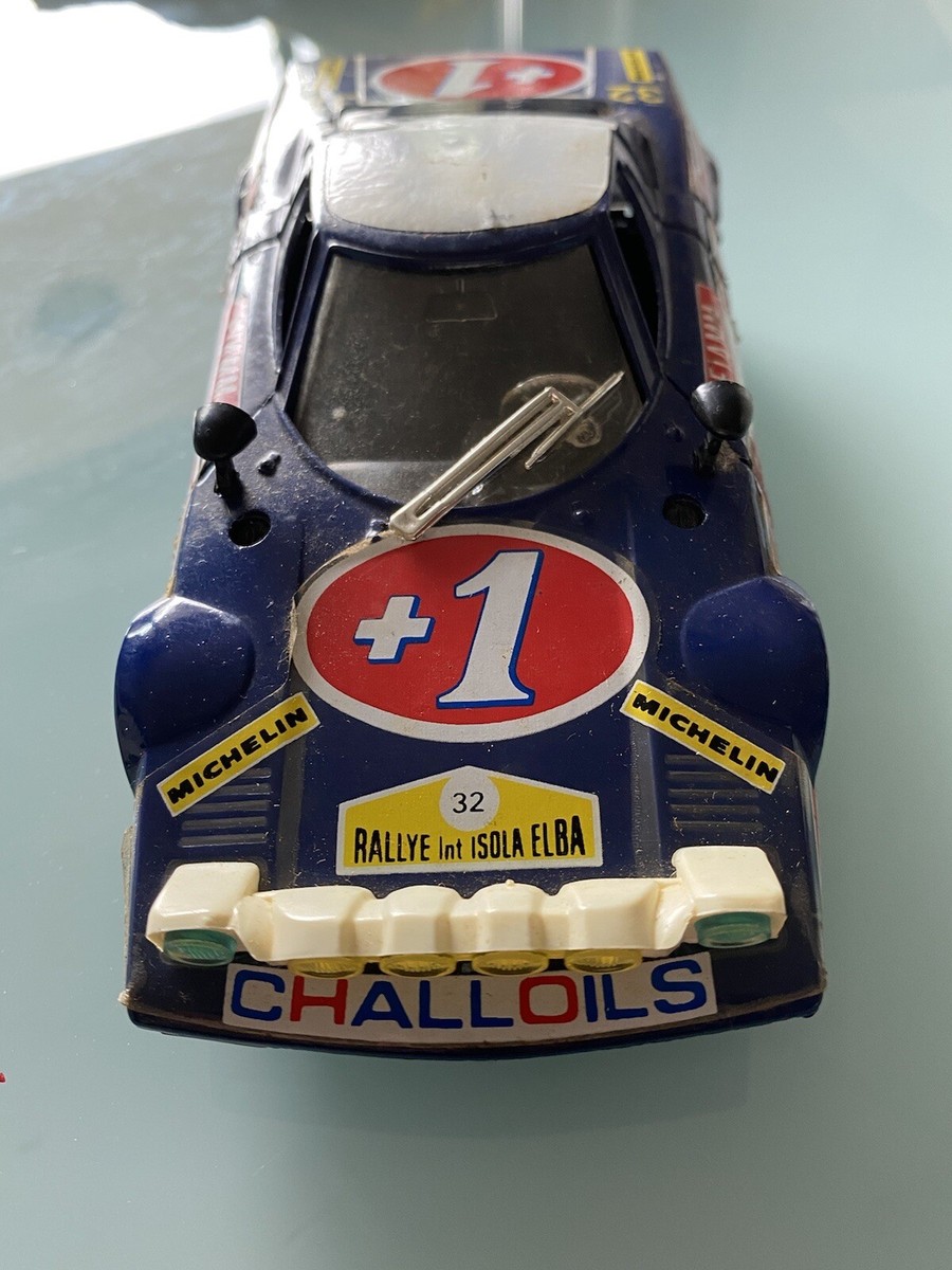 Staré retro kovové autíčko, LANCIA STRATOS, BURAGO, měřítko 1:43