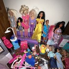 Large Barbie Lot VTG. 80s-today Dolls, Furniture, Clothes, Pamphlets, Food &  — photo 9