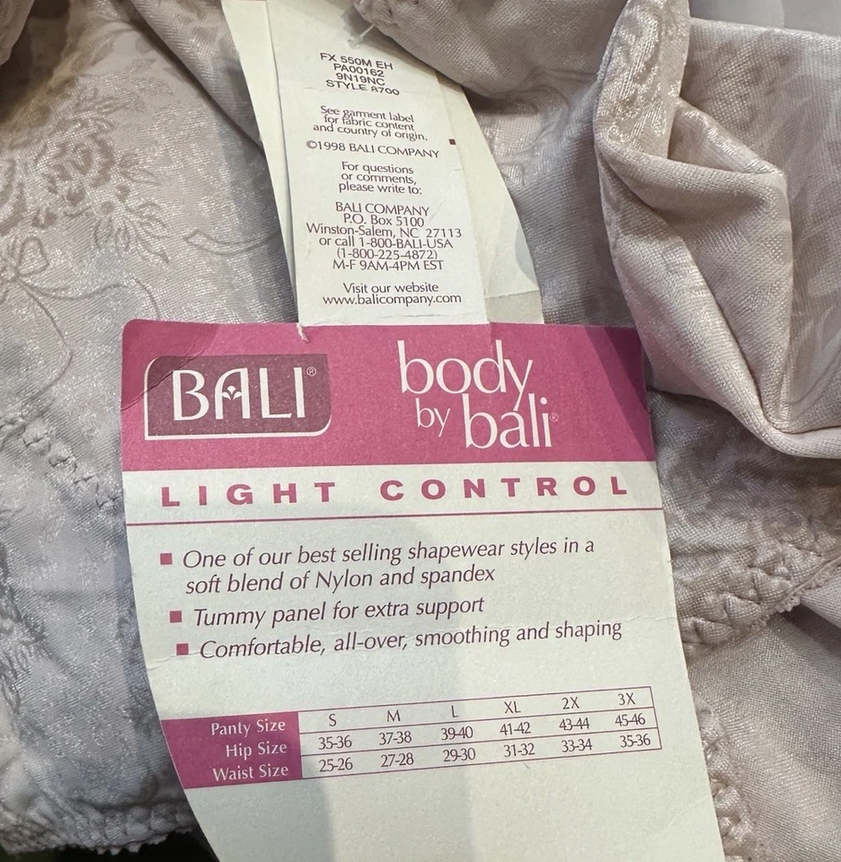 2 Vintage Body by Bali NOS Light Control Panties Brief Size L  8700 Y8 - Image 4 of 4