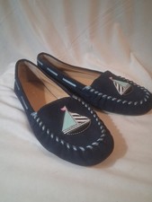 TALBOTS Indigo Blue Everson Women's Moccasins w Embroidered Sailboats SZ 8
