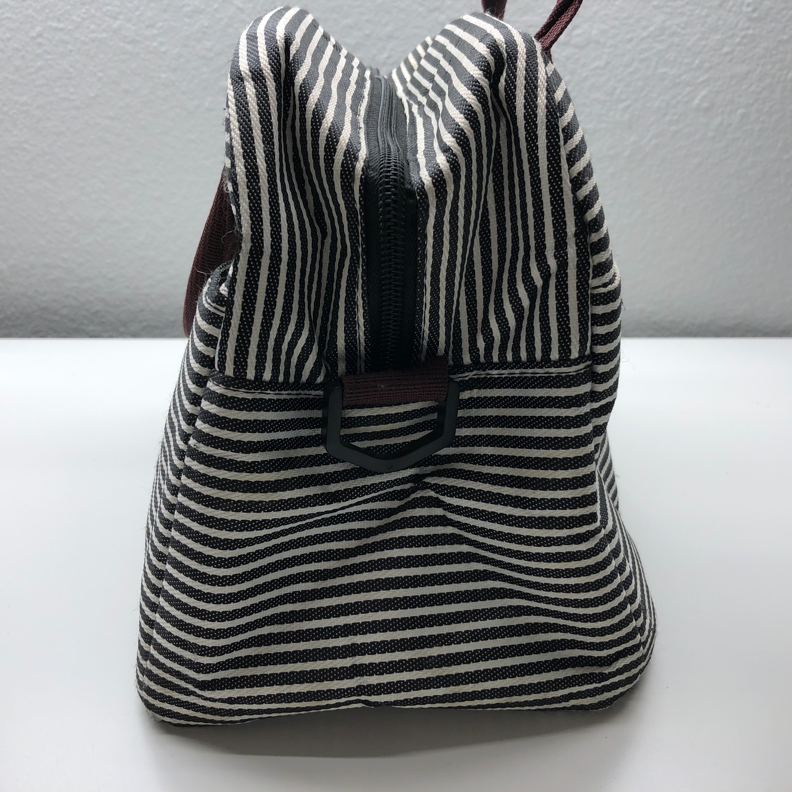 Syntus Lunch Tote Bag Box Stripped Black White Insulated Zip Handle Travel