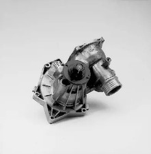Pompe à eau BMW 545