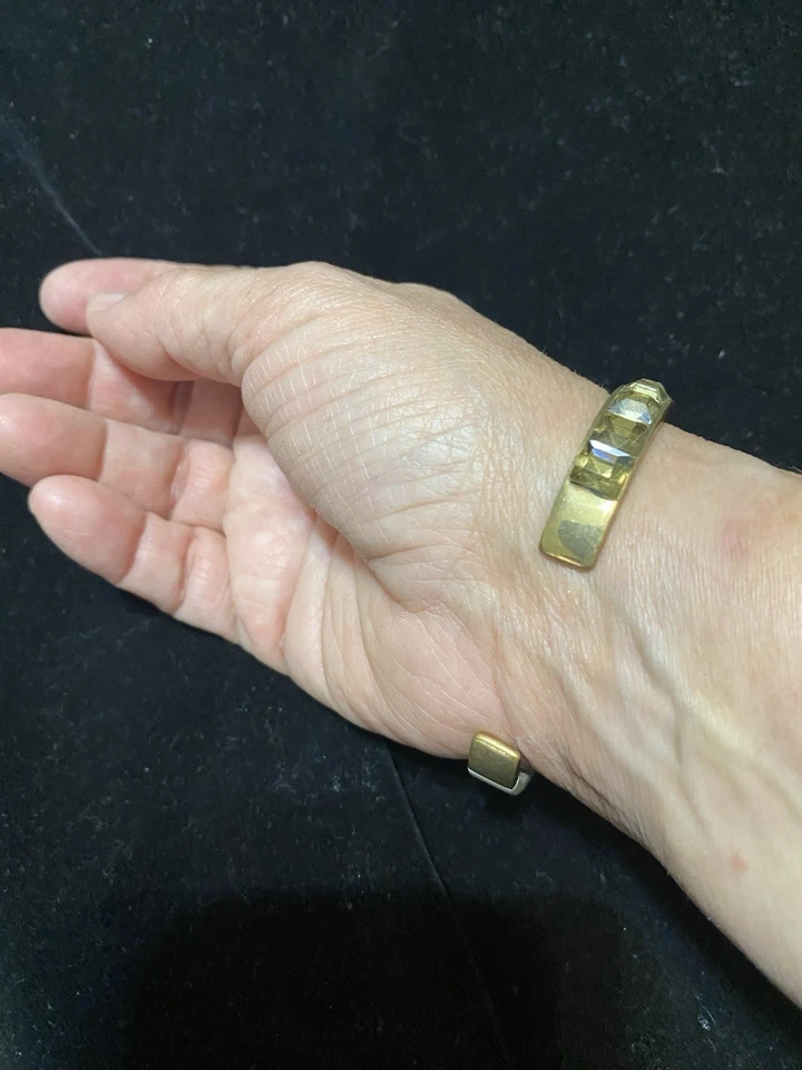 Brazalete brazalete J.CREW tono dorado con piedras de vidrio Foto 4 de 4