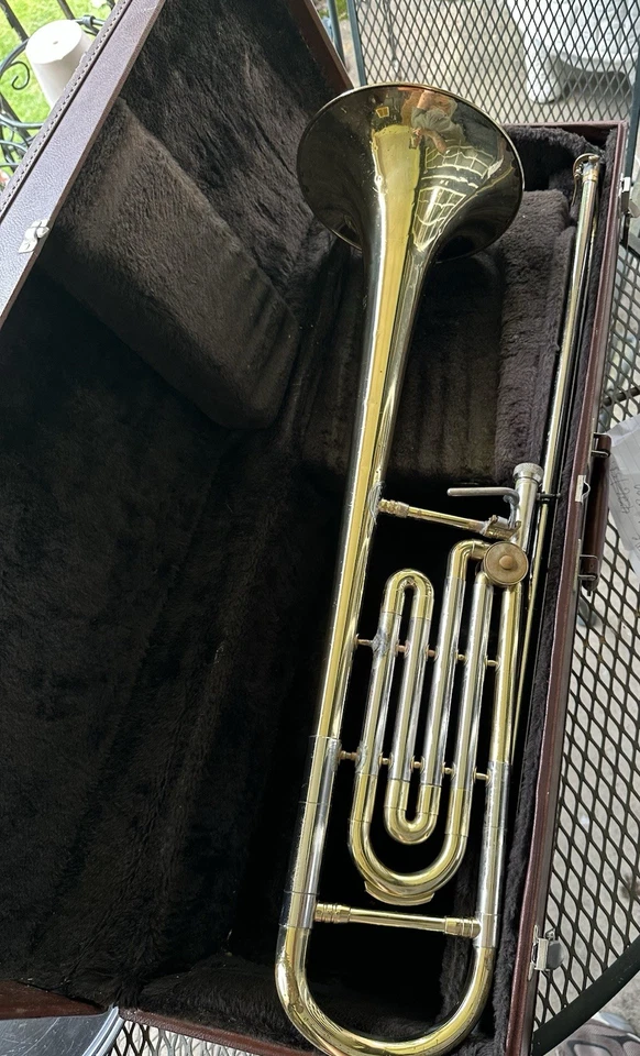 Used Getzen 300 Series Slide Trombone With Case ( No Mouthpiece ) - Image 2 of 4