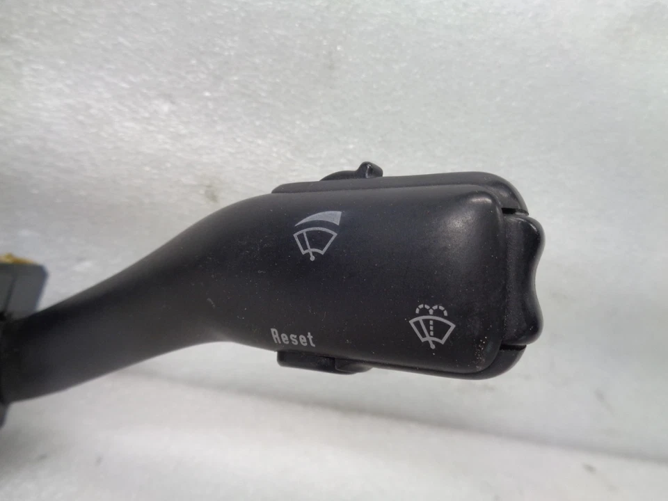 1998-2000 Volkswagen Passat Steering Column Wiper Turn Switches OEM DE811104 - Image 2 of 4