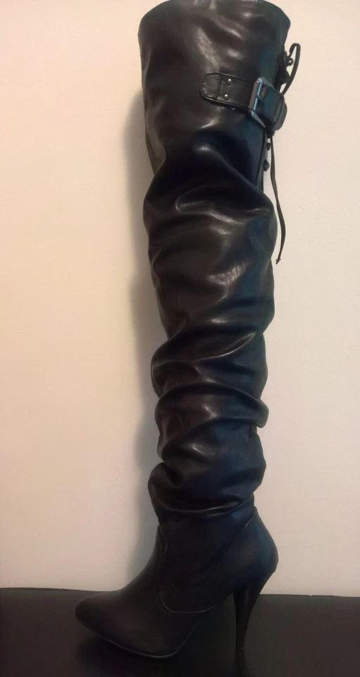 Fergie Mujeres Punta Redonda Hechas por el Hombre Sobre la Rodilla Battlefield Botas Negras Talla 7 1/2 Foto 2 de 4