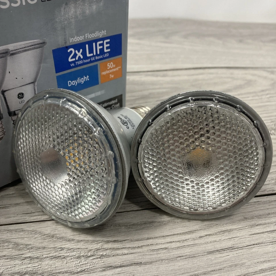 GE Classic 50-W LED Par20 Daylight Flood Light Bulb 50w Dimmable 2 Pack - Image 3 of 4