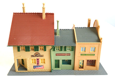Pola - Stadthauszeile Geschäft Eckhaus - H0 -  Gebäude Häuser Haus --- DM 769