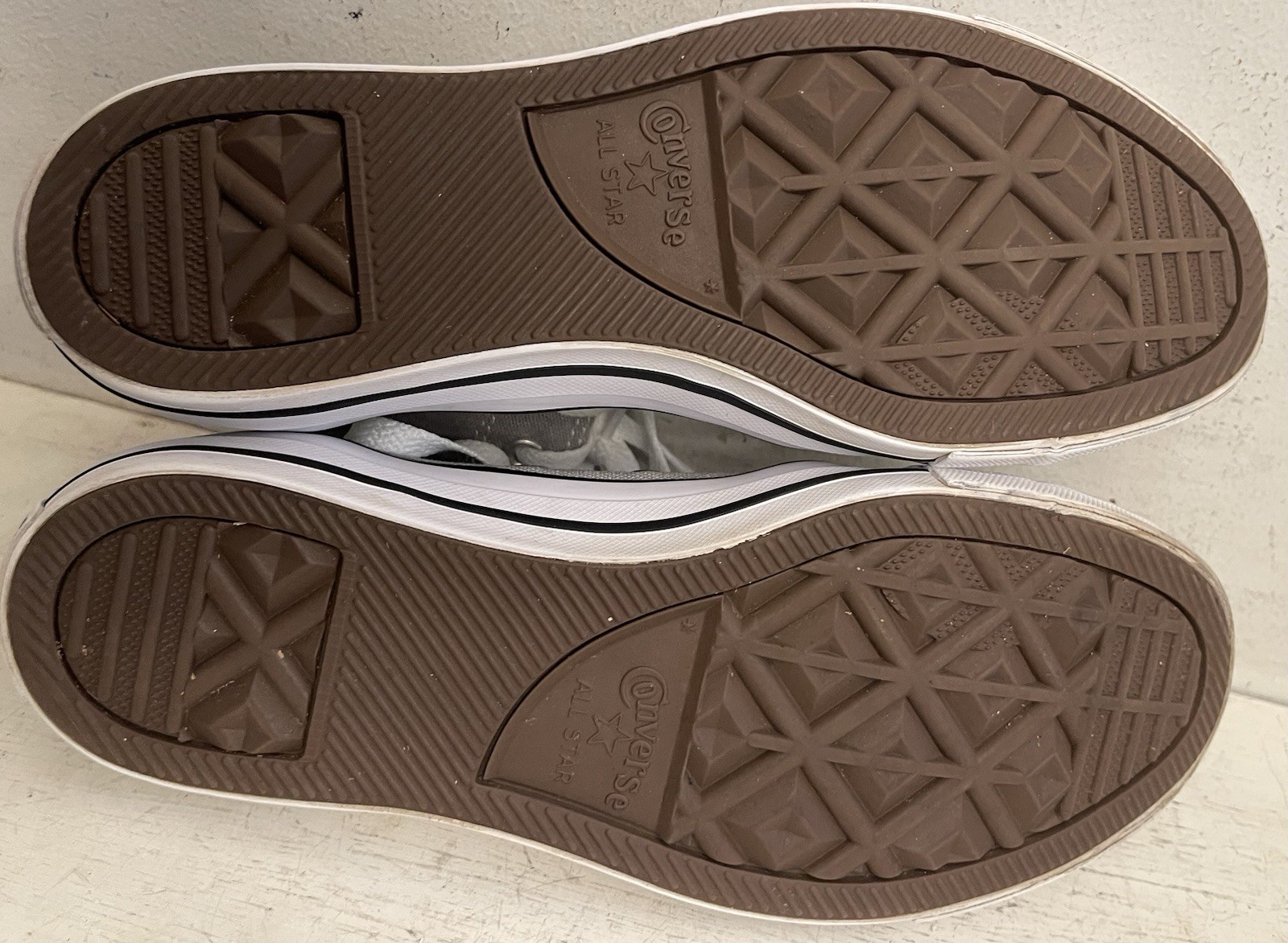 SAOLA Scarpe sneakers casual Converse unisex CT All Star Hi 885177 grigie taglia M 6 W 8 usate in ottime condizioni