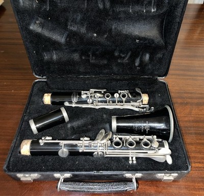vintage bundy resonite clarinet