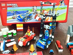 LEGO Juniors 10673 Race Car Rally 350 Pieces RETIRED SET