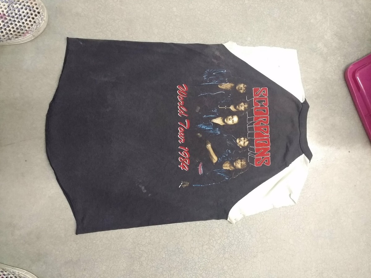 vtg rare true vtg custom Scorpions 1984 world tour tshirt sz