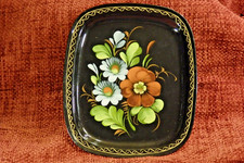 A Fine Quality Old Vintage  Marked " Toleware " Hand Painted Visiting Card Tray