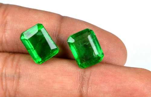 Natural Muzo Colombian Emerald Gemstone Pair 15 Ct Emerald Cut Certified AD1190