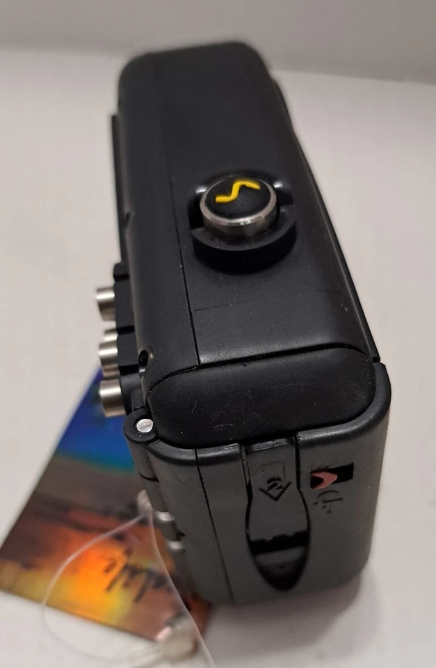 Cámara digital deportiva Sealife ReefMaster Mini SL320 impermeable a prueba de golpes 6 mp  Foto 4 de 4