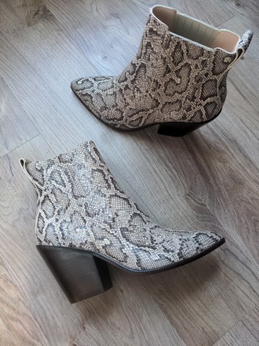 Loeffler Randall Kali Western Chelsea Heeled Ankle Boots Womens 8.5 Python Snake