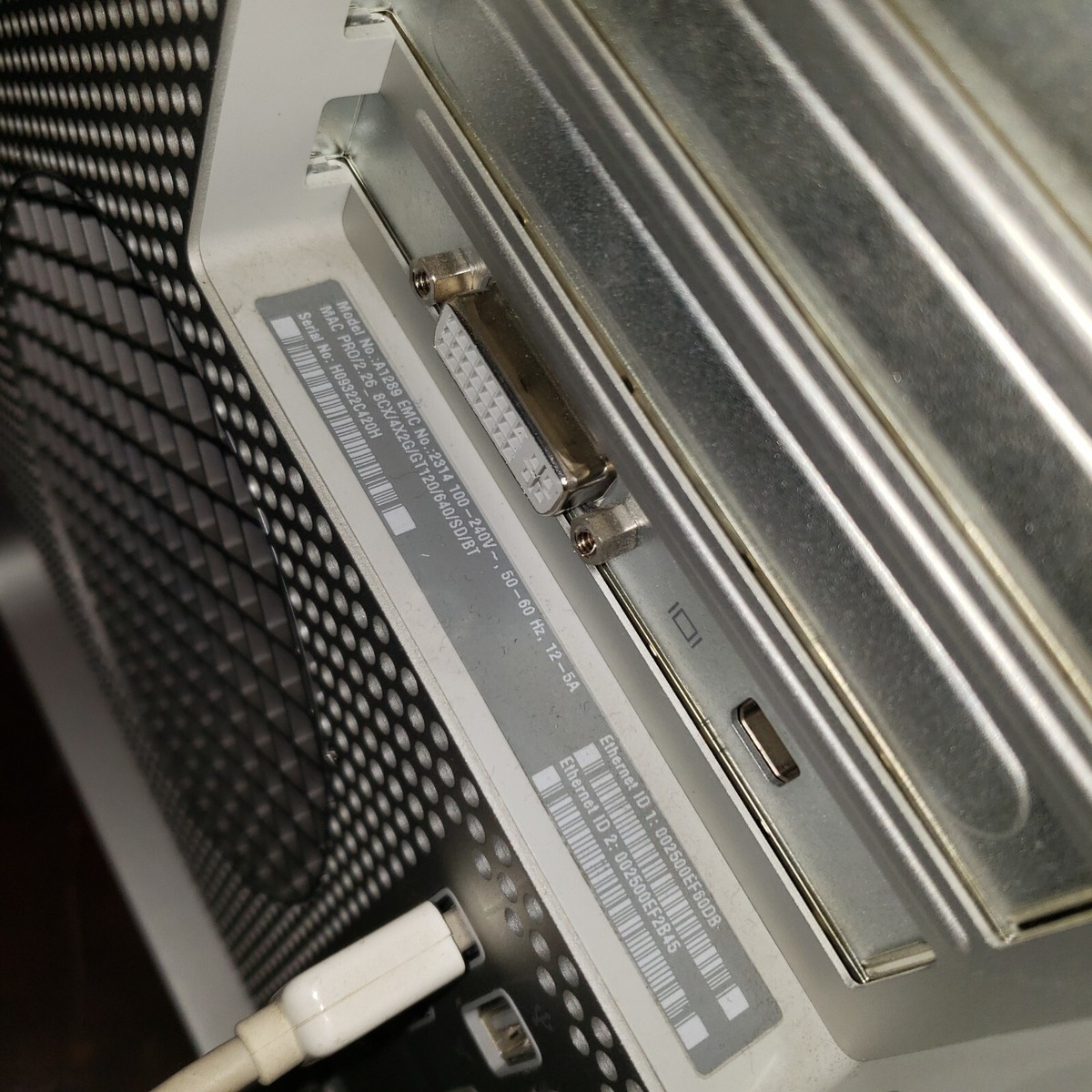 Apple Desktop Mac Pro (Early 2009) Eight Core, 2.26 GHz Apple Desktop Mac Pro (Early 2009) Eight Core, 2.26 GHz
