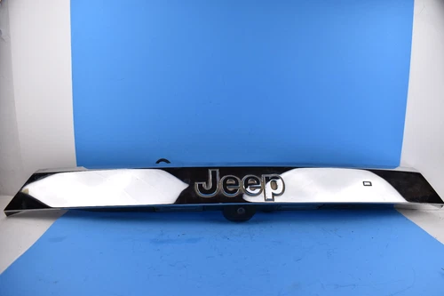 OEM 2011-13 Jeep Grand Cherokee Liftgate Garnish Molding Trim W/ Camera Y1939