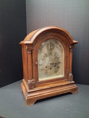 LARGE ANTIQUE WESTMINSTER CHIME GUSTAV BECKER OAK MANTEL CLOCK.