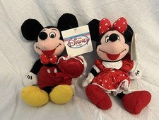 Disney Store Mickey and Minnie Mouse Valentines Day Beanbag plush with tags