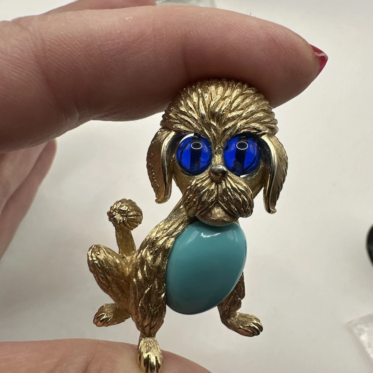 ヴィンテージtrifari チワワ ゴールドメタルブローチ 犬 dog