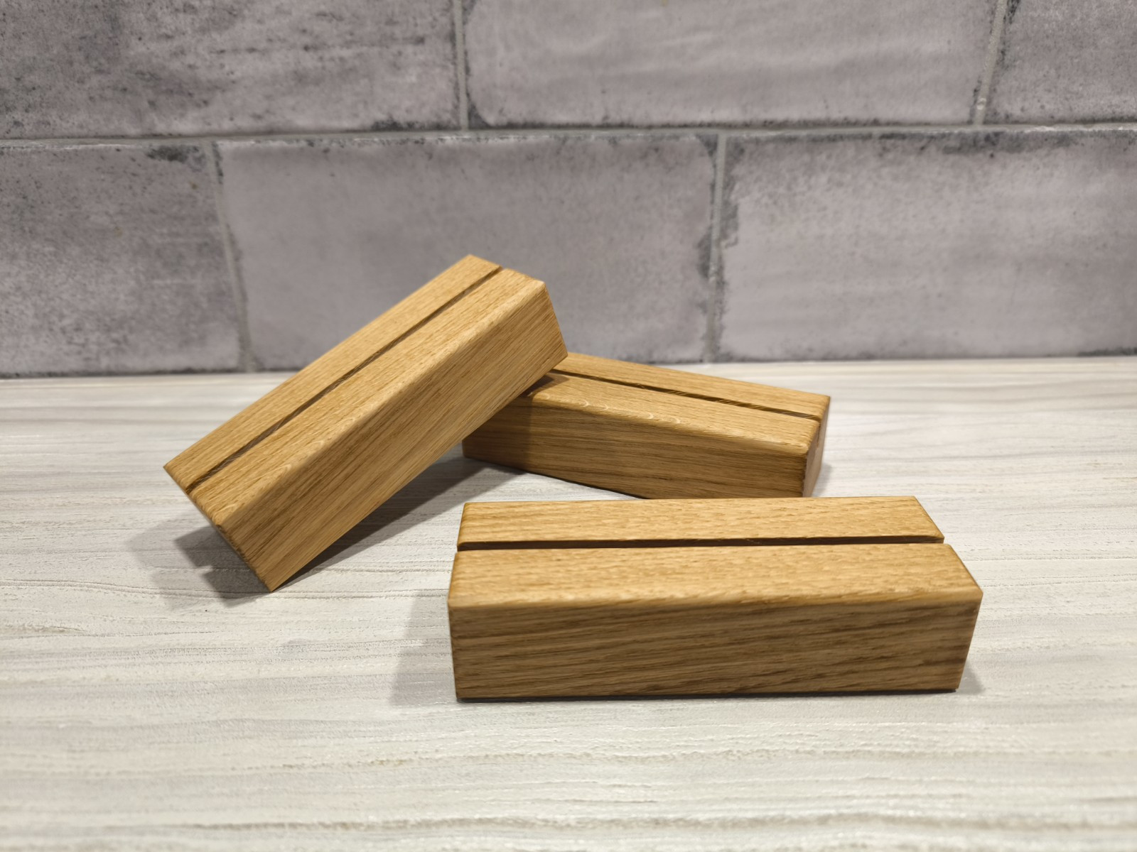 Fotohalter Eiche, Postkartenhalter, Menükartenhalter