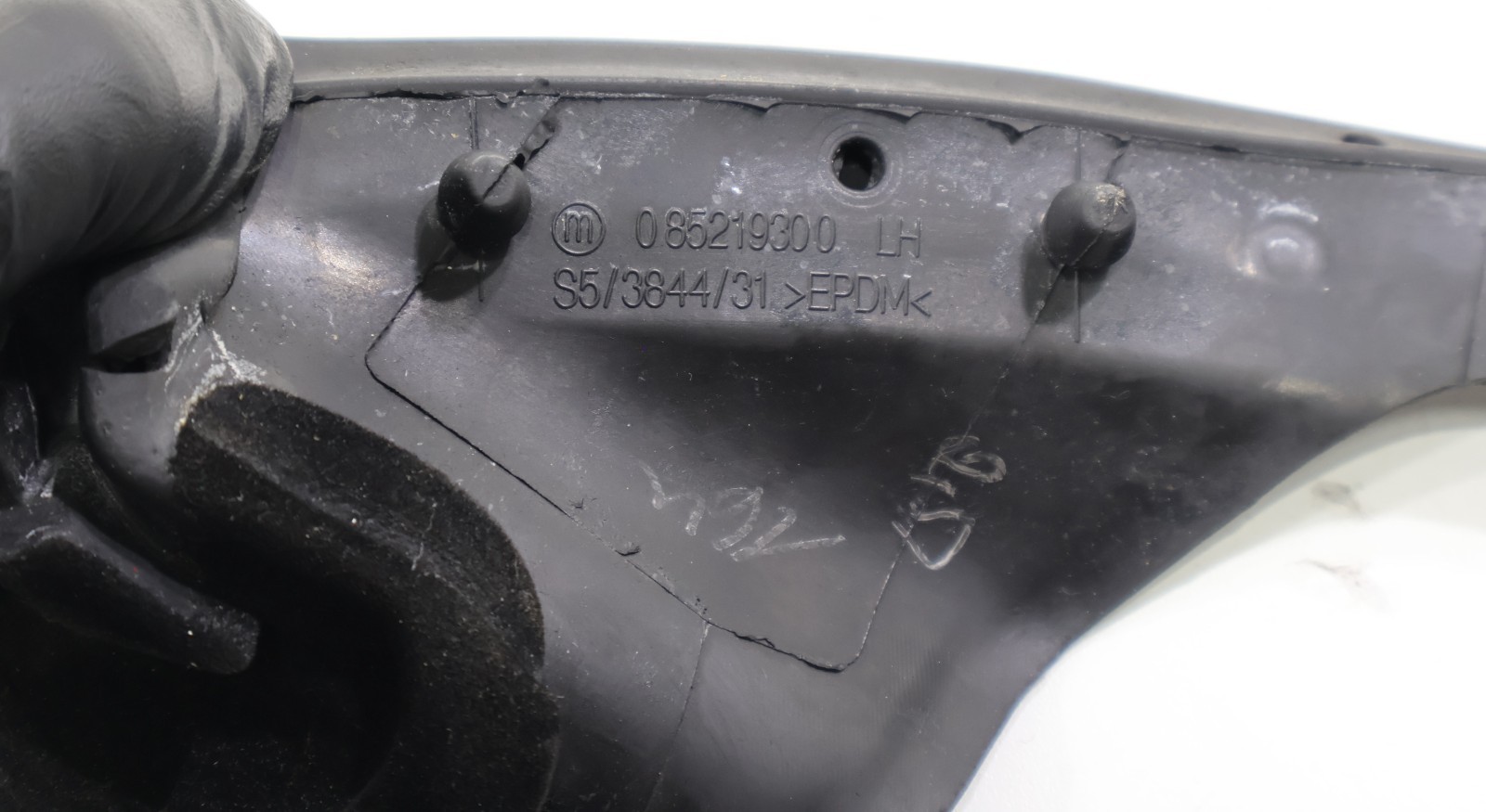 2015 - 2018 FERRARI CALIFORNIA T LEFT DRIVER SIDE DOOR WEATHERSTRIP SEAL OEM