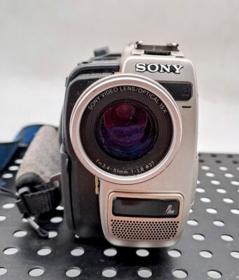 Sony DCR-TRV9 Mini DV Handycam Digital Camcorder - Japan /NO