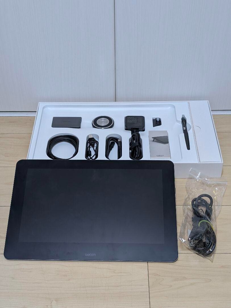 Wacom DTH-1620 AK0 16 inch Cintiq Pro Graphic Tablet w/ Case