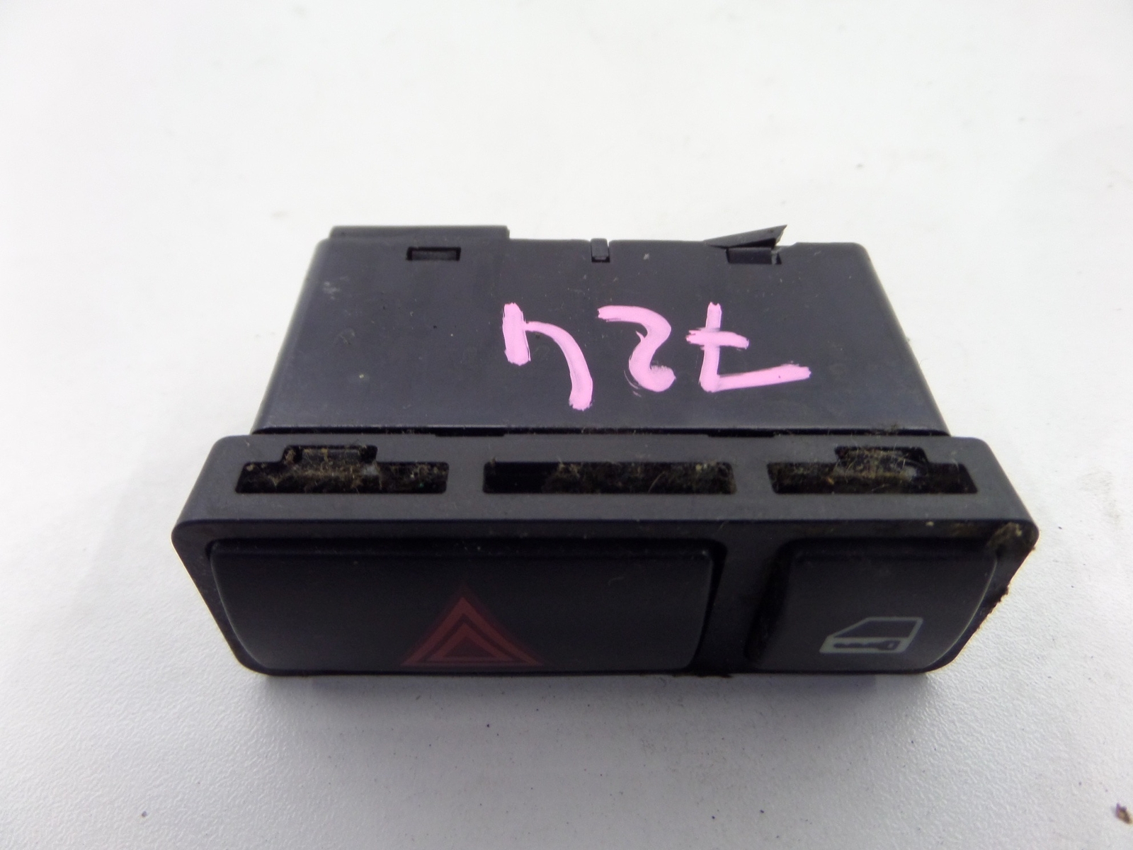 BMW 325i Hazard Warning Light Switch & Door Lock E46 0205 OEM 61.318