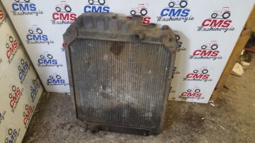 Ford 40 Series Engine Water Cooling Radiator 82015105, 82015099