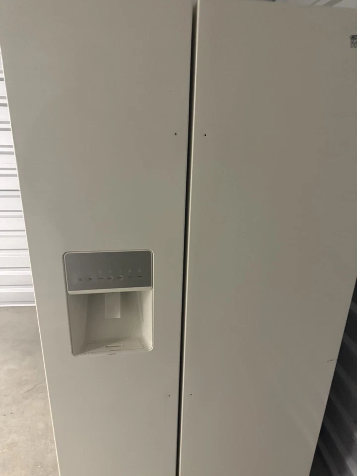 Refrigerator With Freezer - Image 2 of 2