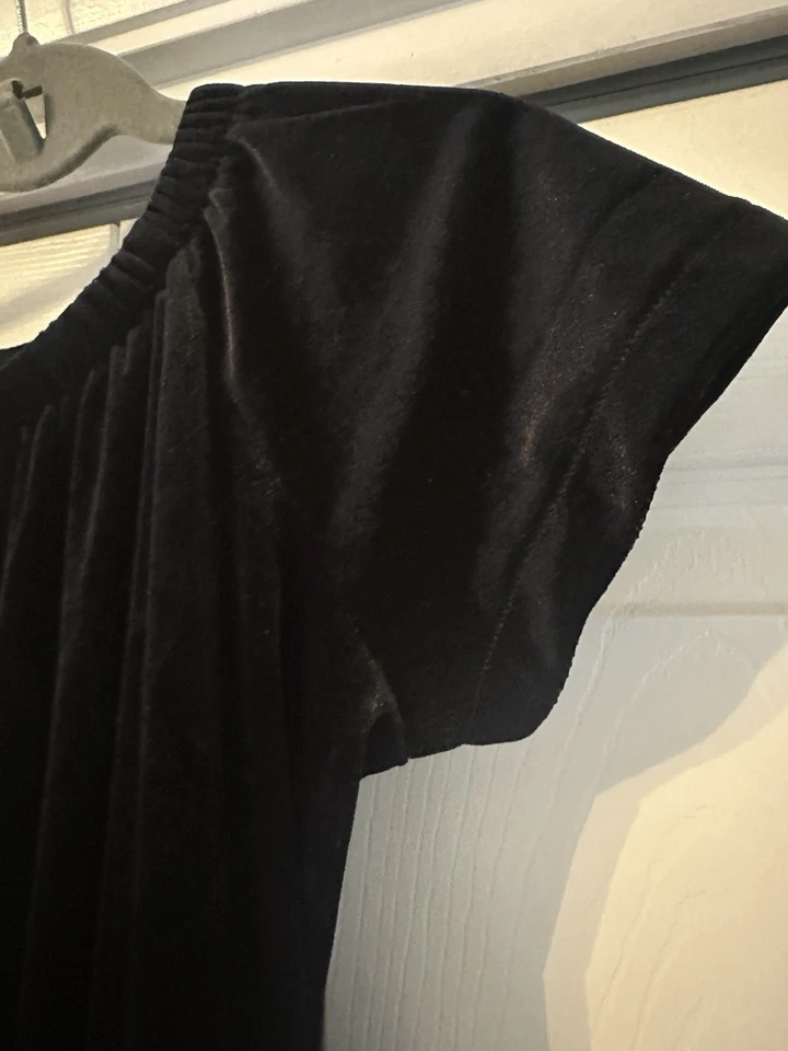 Mono GAP Niñas Terciopelo Negro Pequeño 6-7 Elástico Vacaciones Foto 4 de 4