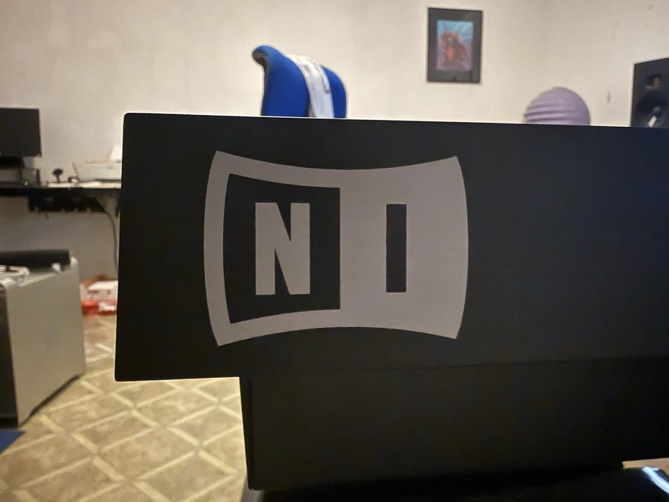 Native Instruments Komplete Kontrol S88 MK2 Keyboard Controller. Great Condition - Image 3 of 4