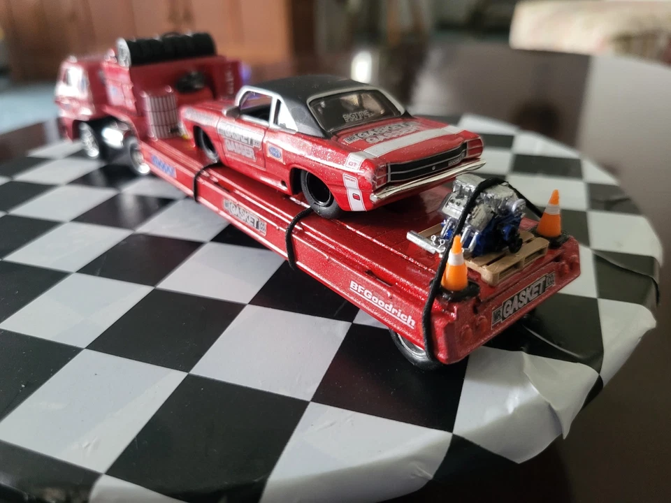 1966DODGE 1/64 SCALE L600 COE TRUCK DIORAMA DIECAST 69 DODGE DART GTX & TRAILER  - Image 3 of 4