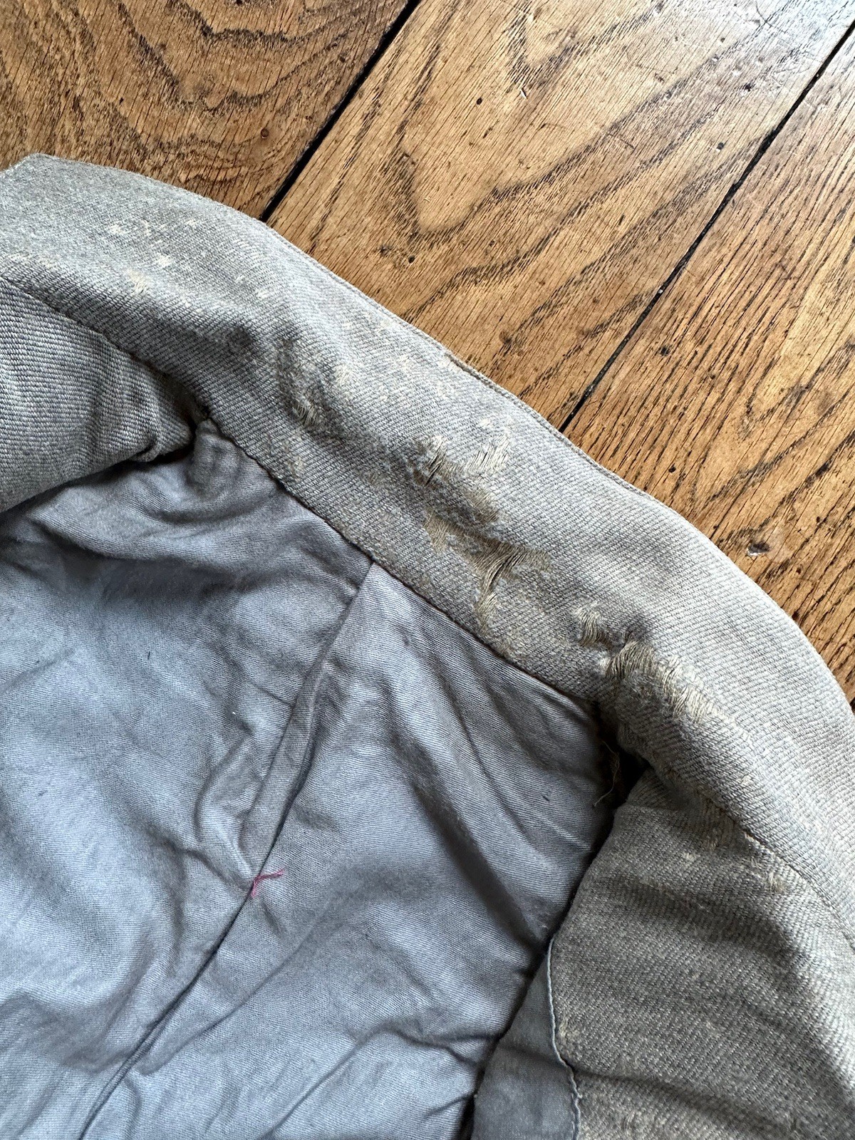 Finger coat coat dress young man boy old