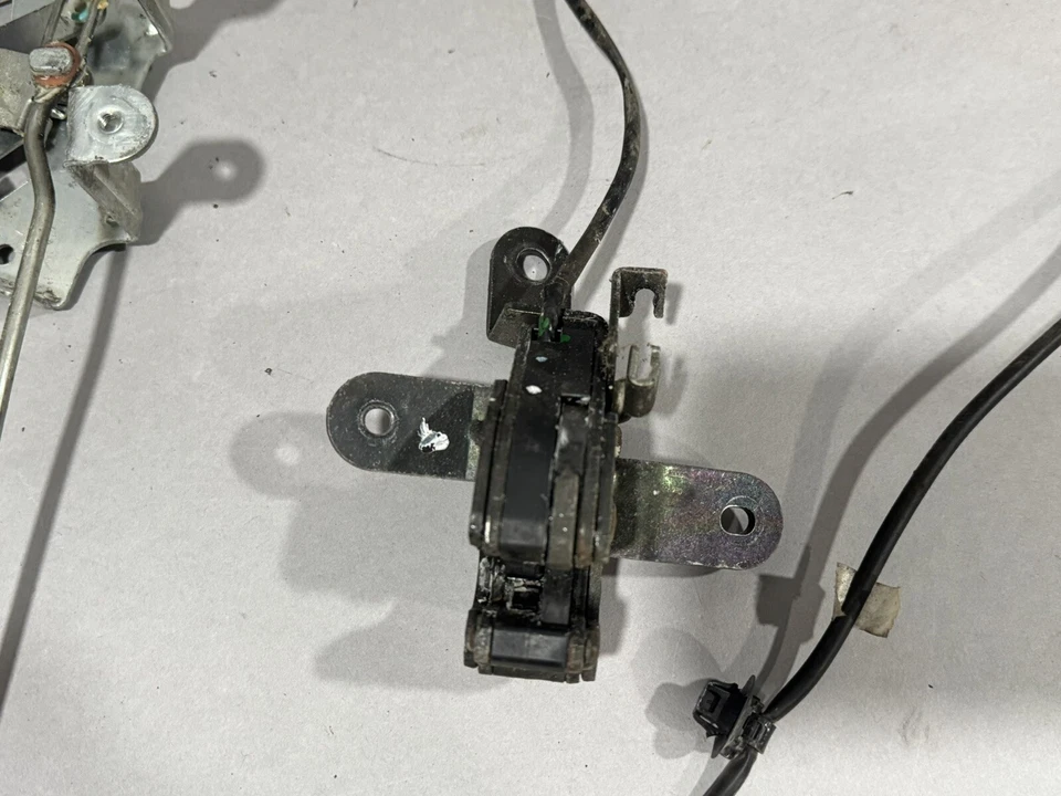 Toyota Tundra Cabina de acceso PESTILLO PUERTA TRASERA DERECHA SUPERIOR INFERIOR COMPLETO 00-06 OEM Foto 2 de 4