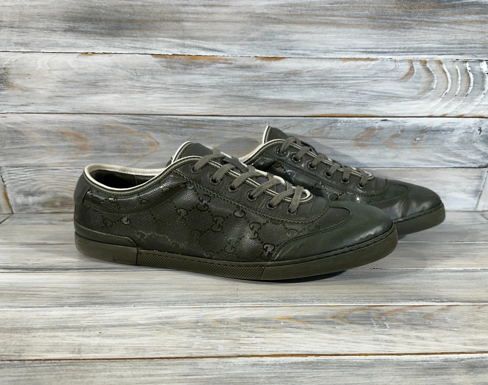 Baskets homme Gucci GG monogramme en cuir olive fabriquées en Italie marque luxe
