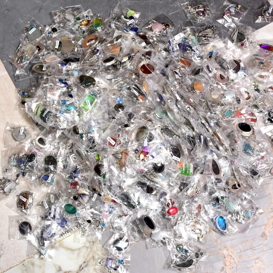 Lote de joyas al por mayor colgante enchapado en plata de ley 925 con piedras preciosas mezcladas de tamaño libre Foto 2 de 4