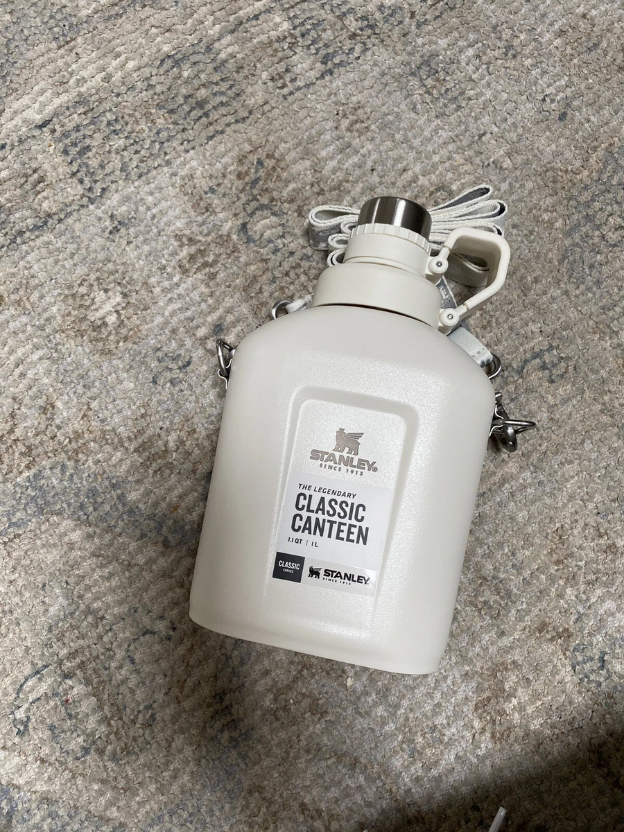 The Legendary Classic Insulated Canteen, 1.1QT