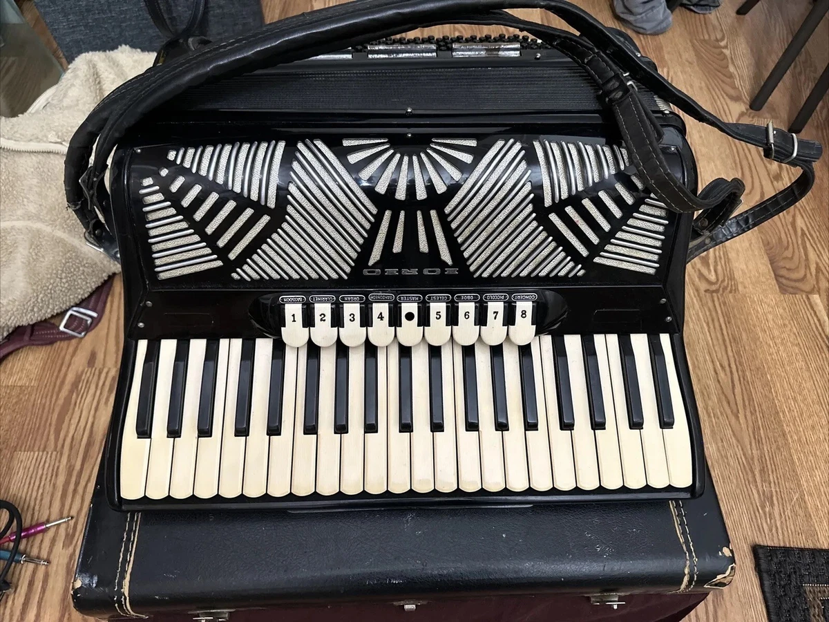 IORIO ACCORDION WITH CASE