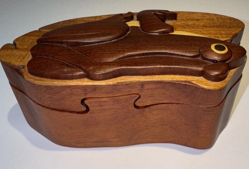 Handcrafted Intarsia-mosaic Wooden Frog Puzzle Box - Secret Compartment - Image 4 of 4