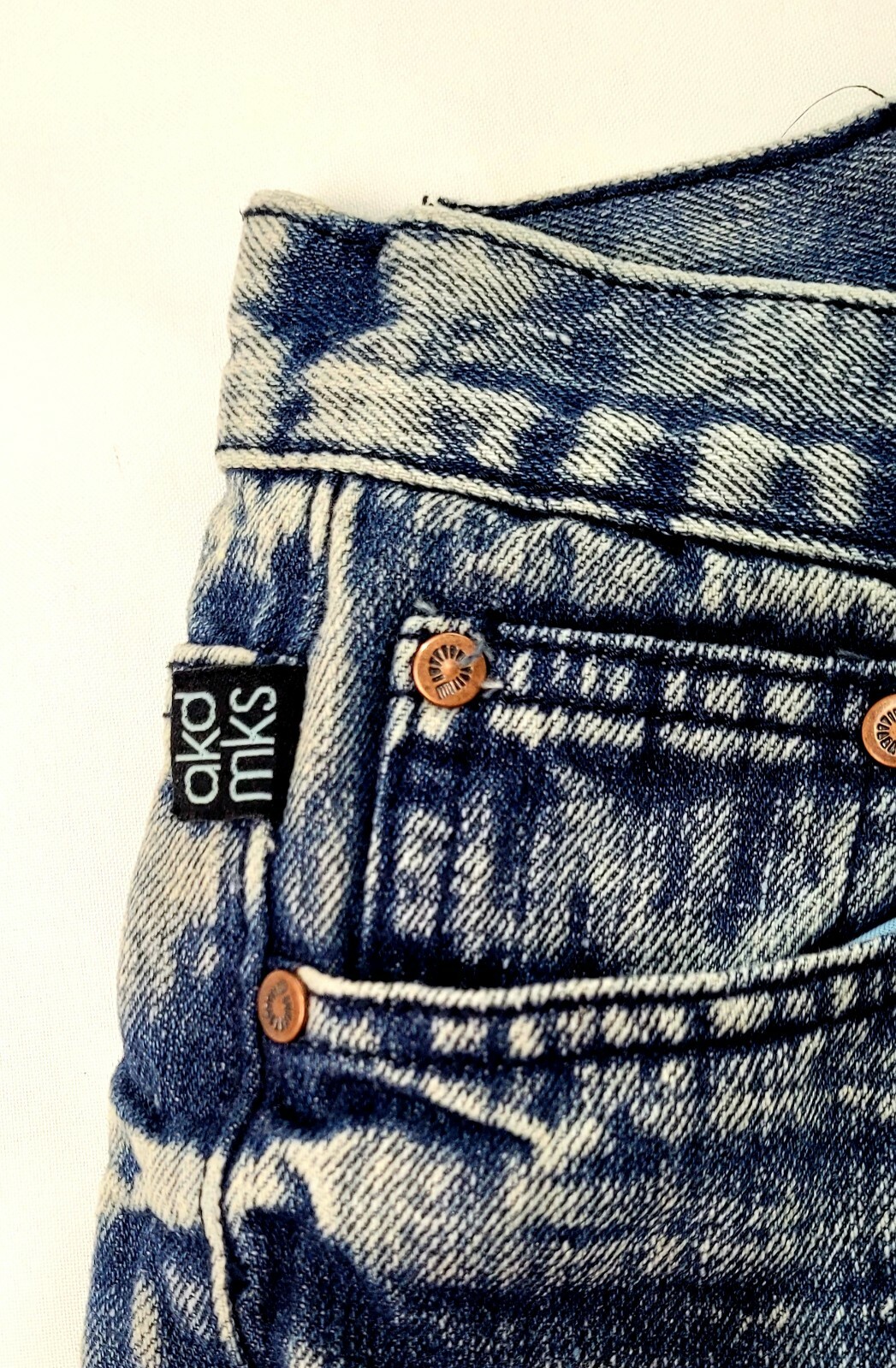 Akademiks Boy's Distressed Splatter Designer Jean Shorts Sz 12 Blue