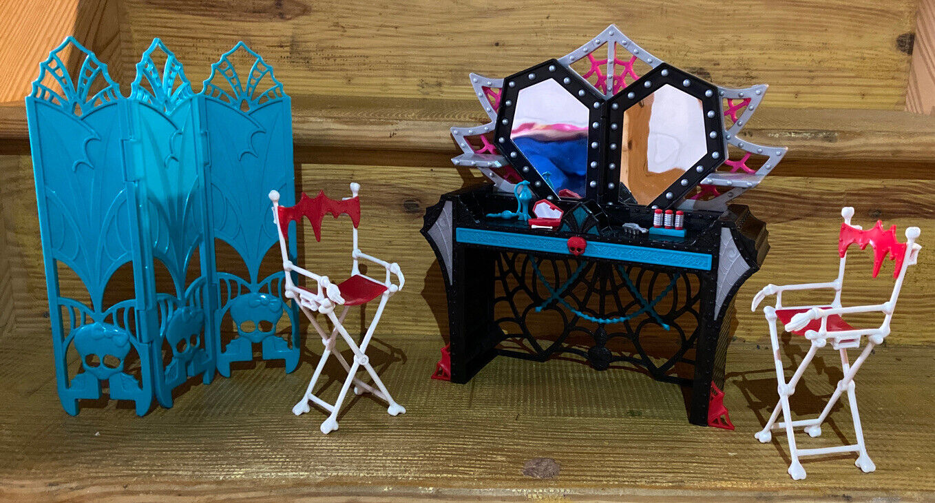 Monster High Frights Camera Action Dressing Room Play Set, ages 3 & up 