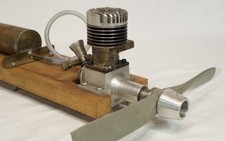Vtg 1950s Super Tigre G20 Model Airplane Engine Modified Bench Test Stand Vtg 1950s Super Tigre G20 Model Airplane Engine Modified Bench Test Stand