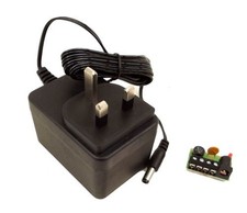 Gaugemaster Wall Mounted Transformer 1 x 16v AC or 12v DC @ 1.1a