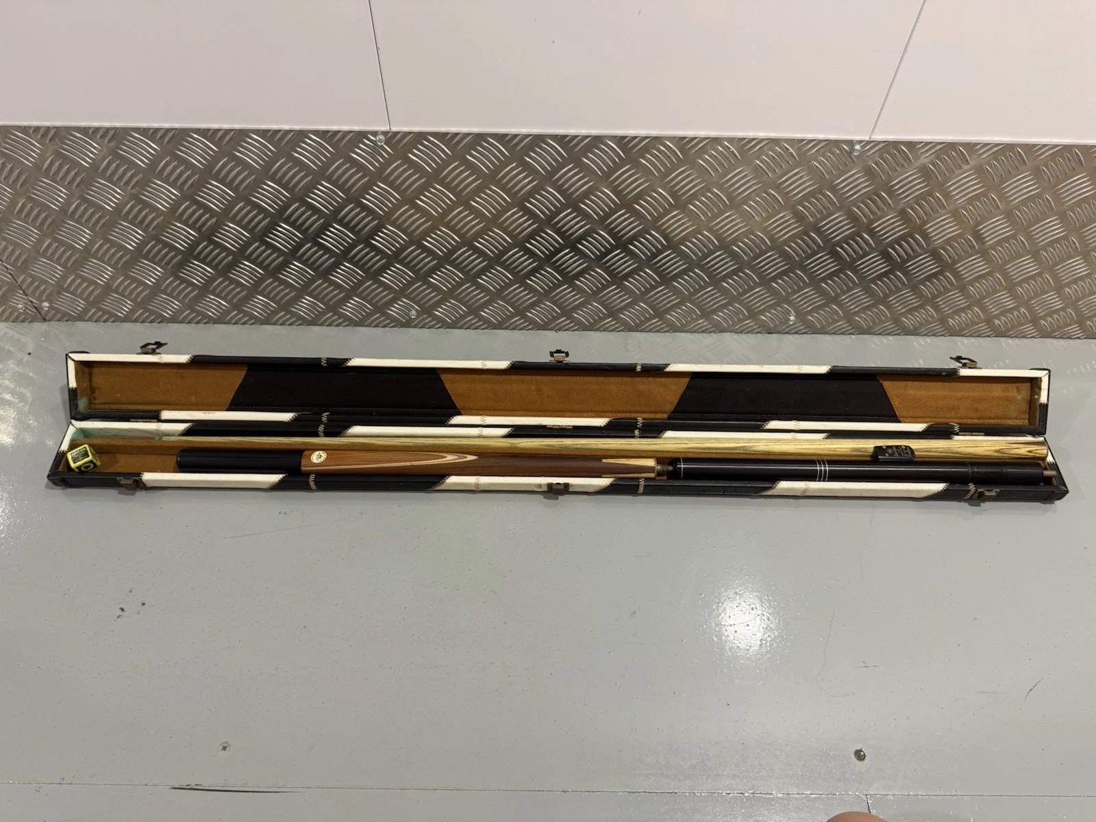 Peradon Pulsar 3/4 Pool Cue In Hard Case