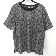 Chicos Snake Print Knit Top XL Gray Short Sleeve Crew Neck Casual Edgy Shirt