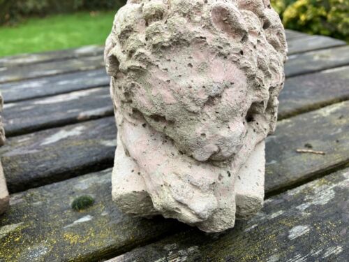 2 x LYING DOWN SLEEPING LIONS GARDEN ORNAMENTS RECONSTITUTED STONE 10 INCHES - Picture 2 of 6