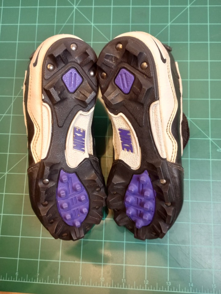 Nike Youth size 1Y Baseball Cleats Shoes Black lacing flap cover 20 CM